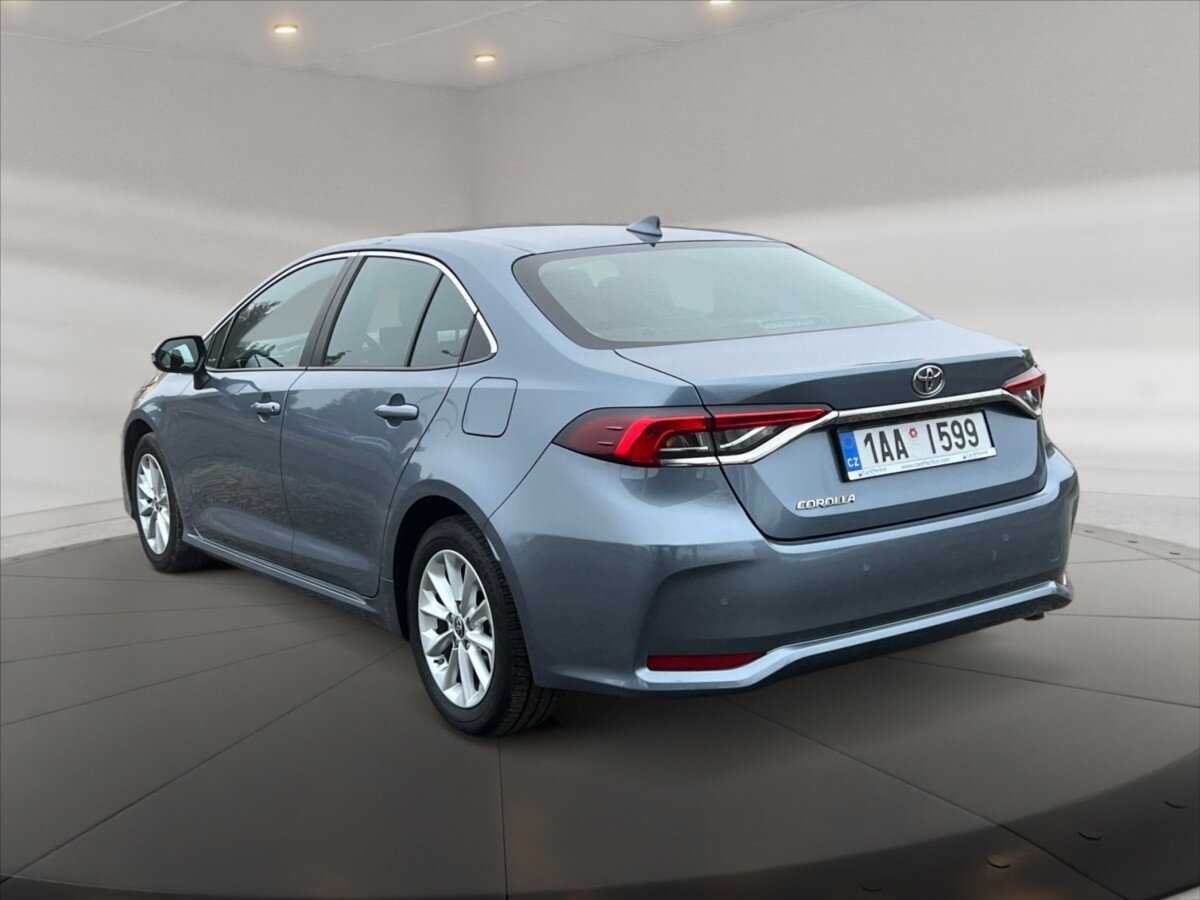 Toyota Corolla Sedan / Limuzína 1,5 l 92 kw