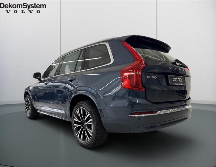 Volvo XC90 SUV / Terénní 2,0 l 335 kw