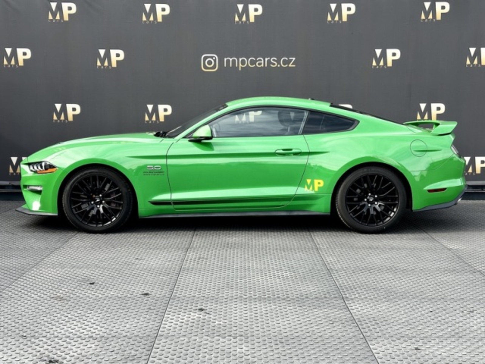 Ford Mustang 8