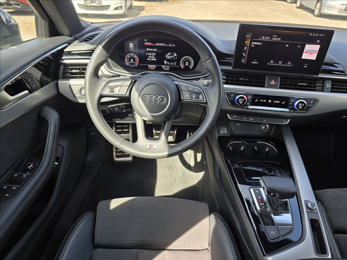 Audi A4 Kombi 2,0 l 140 kw