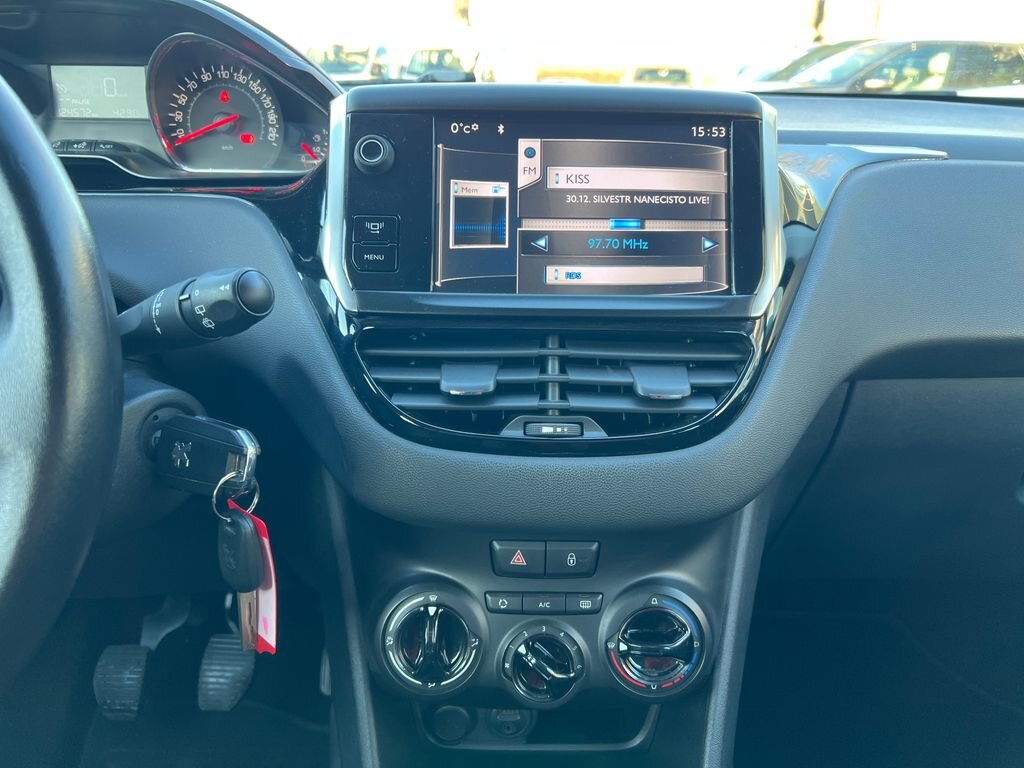 Peugeot 208 Hatchback 1,4 l 70 kw