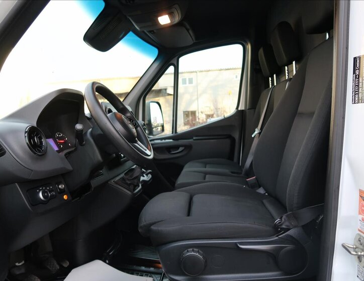 Mercedes-Benz Sprinter 12