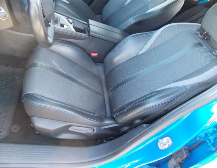 Peugeot 308 Hatchback 1,5 l 96 kw