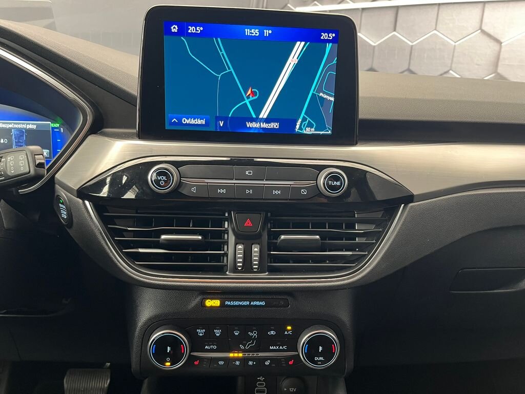 Ford Kuga SUV / Terénní 2,5 l 140 kw