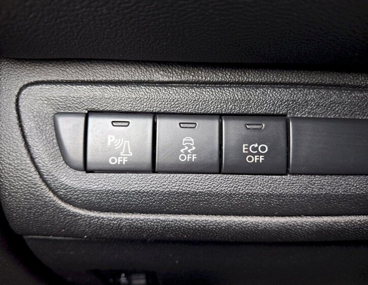 Peugeot 208 Hatchback 1,2 l 60 kw