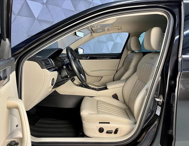 Škoda Superb 11