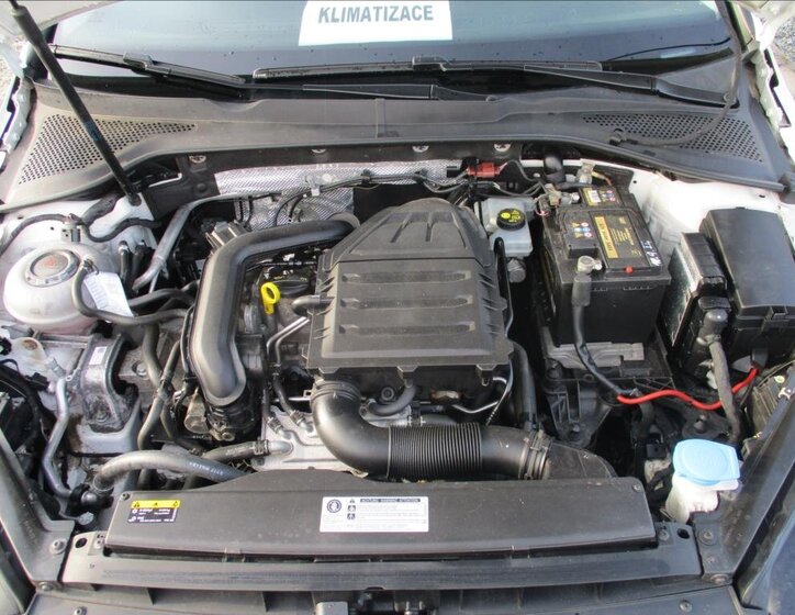 Volkswagen Golf Hatchback 999,0 63 kw