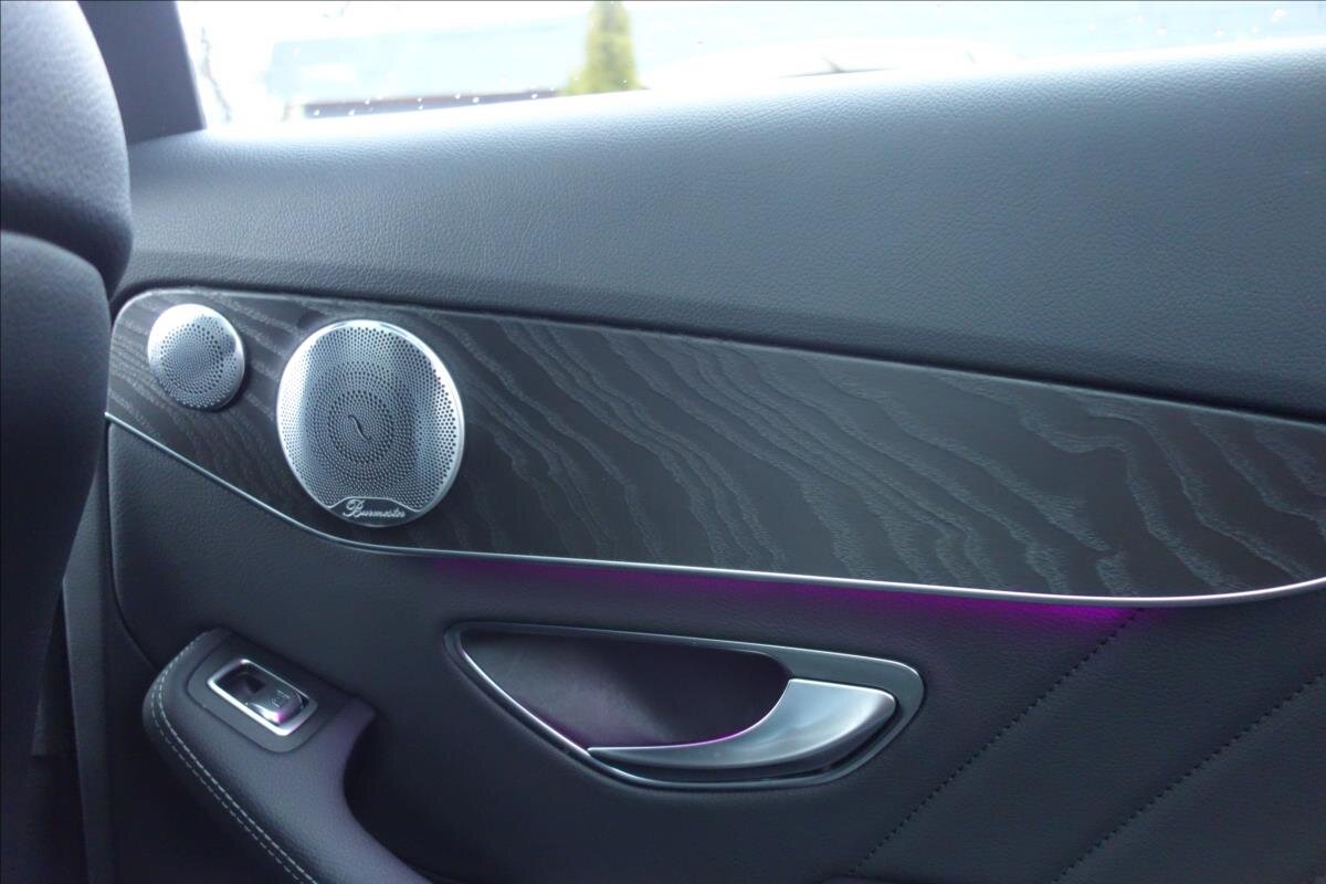 Mercedes-Benz Třídy C Sedan / Limuzína 2,0 l 143 kw