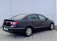 Volkswagen Passat Sedan / Limuzína 2,0 l 103 kw