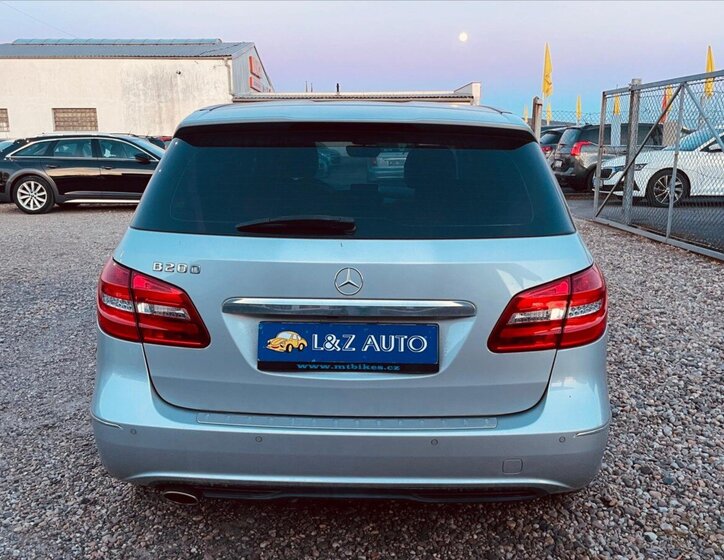 Mercedes-Benz Třídy B MPV 1,6 l 138 kw