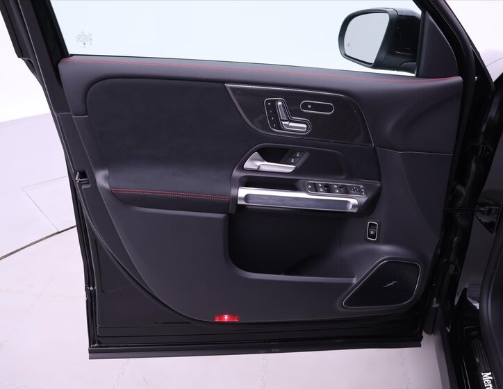 Mercedes-Benz GLB SUV / Terénní 2,0 l 110 kw