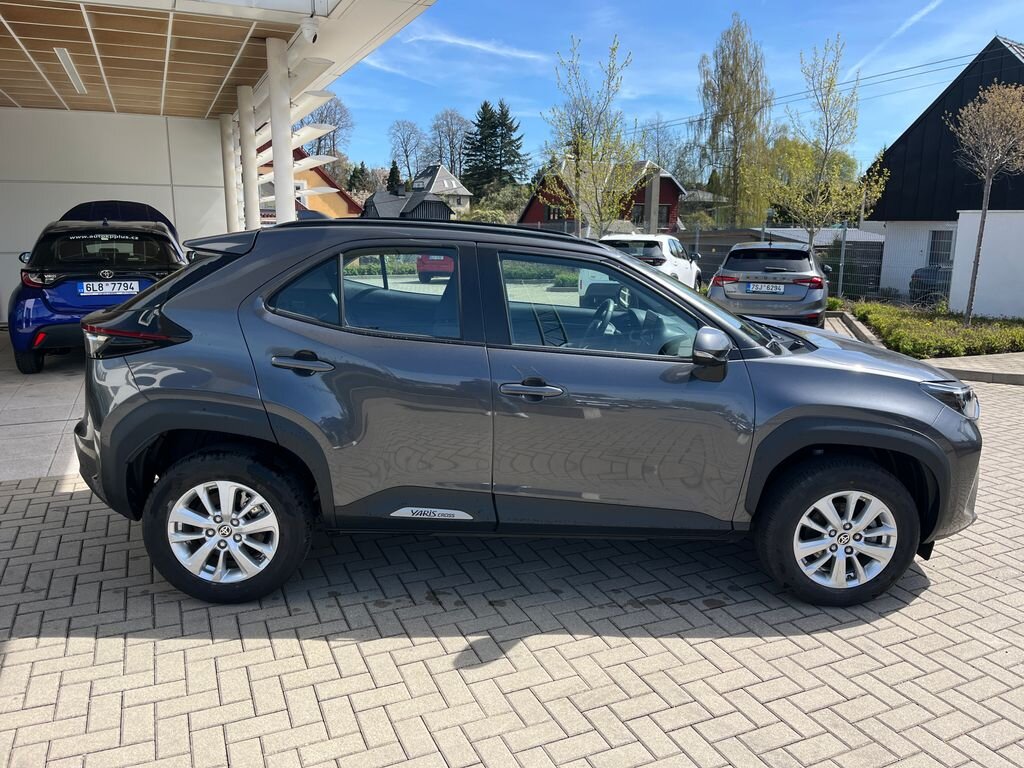 Toyota Yaris Cross SUV / Terénní 1,5 l 68 kw