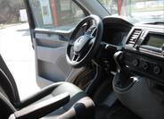 Volkswagen Caravelle 11