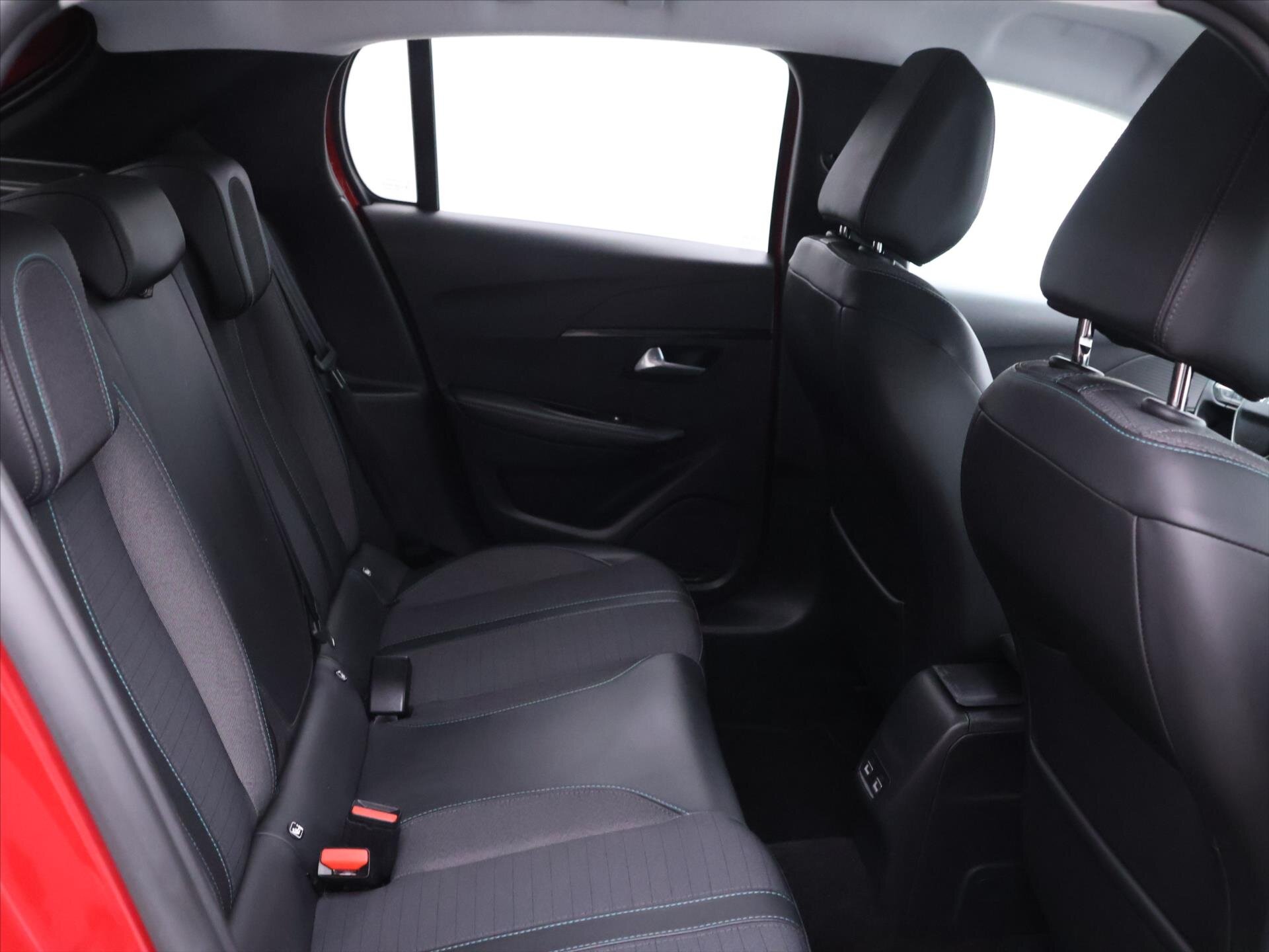 Peugeot 208 Hatchback 1,2 l 74 kw