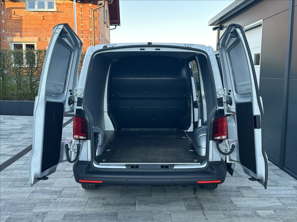 Volkswagen Transporter Skříň 2,0 l 110 kw