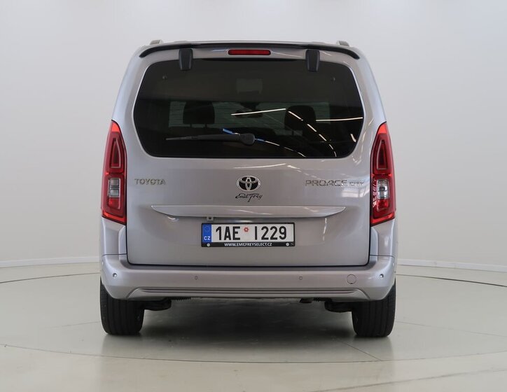 Toyota ProAce Kombi 1,5 l 96 kw