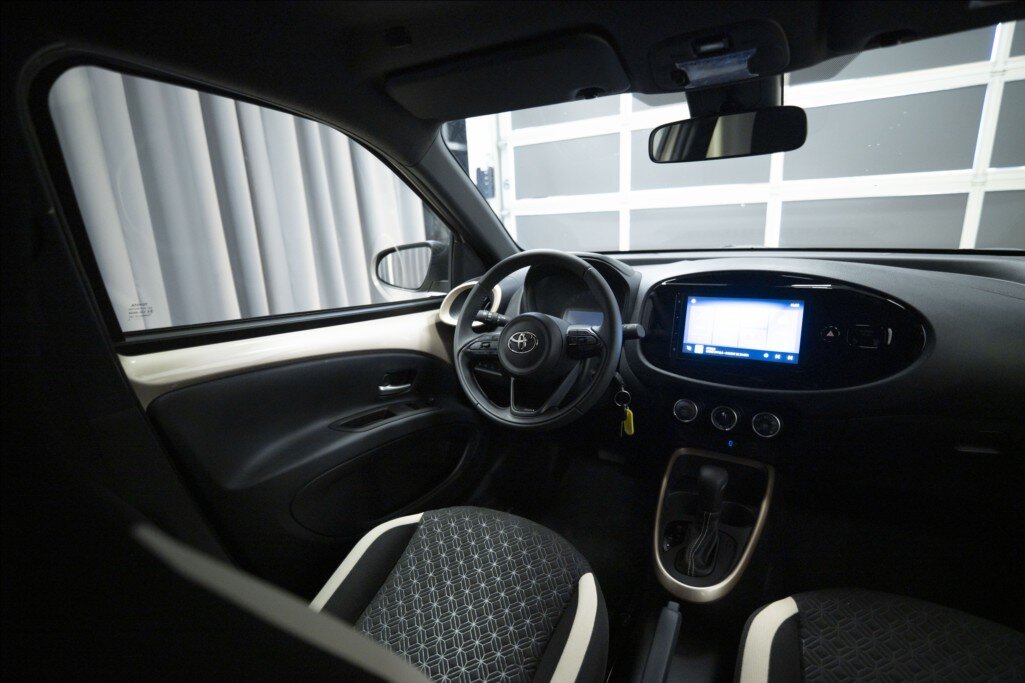 Toyota Aygo Hatchback 998,0 53 kw