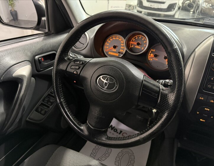 Toyota RAV4 16