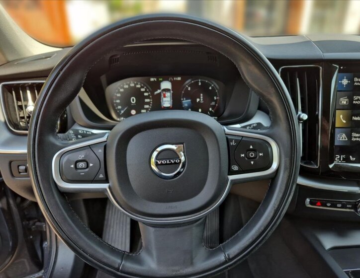 Volvo XC60 8