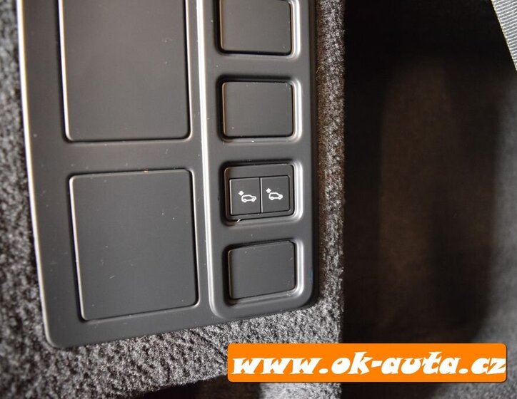 Land Rover Discovery SUV 2,0 l 177 kw