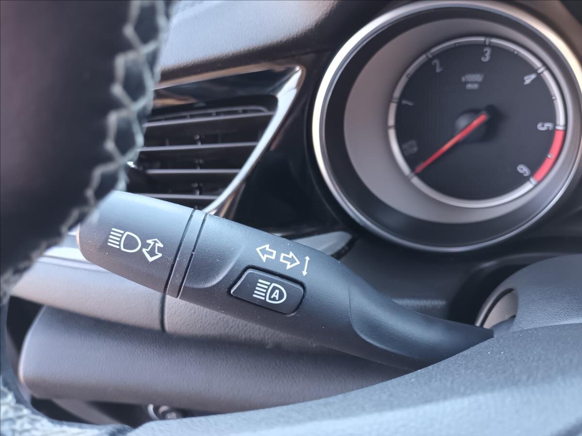 Opel Insignia Kombi 1,6 l 81 kw