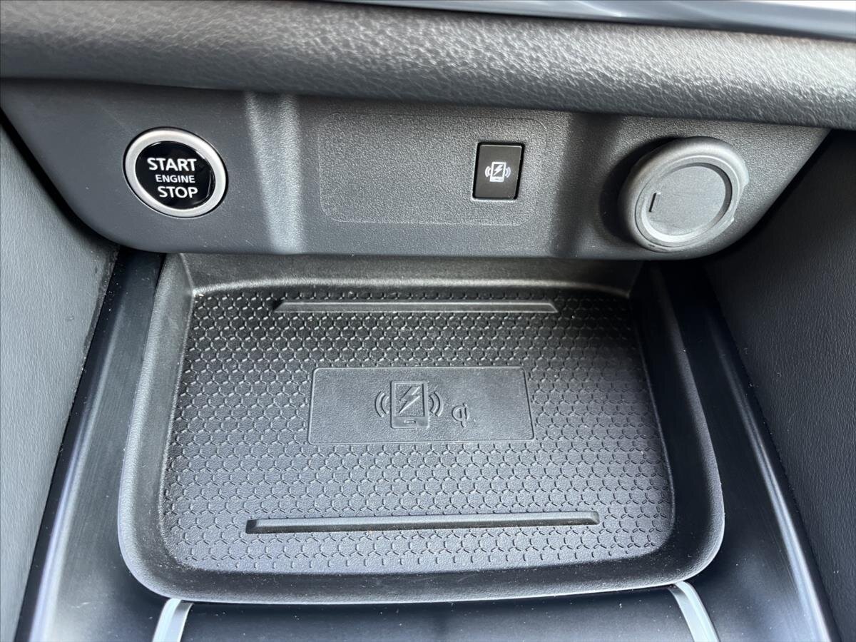 Nissan Qashqai SUV / Terénní 1,3 l 116 kw