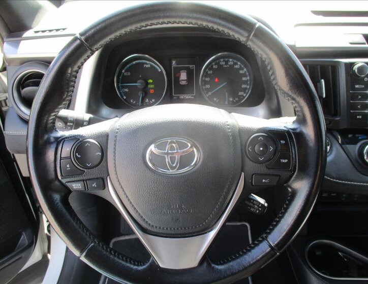 Toyota RAV4 SUV 2,5 l 145 kw