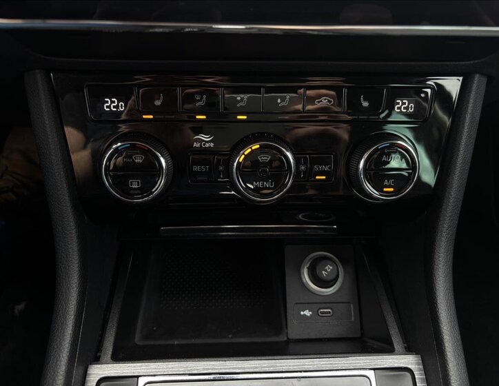 Škoda Superb Sedan / Limuzína 2,0 l 147 kw