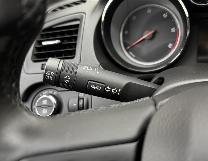 Opel Insignia Sedan / Limuzína 2,0 l 118 kw