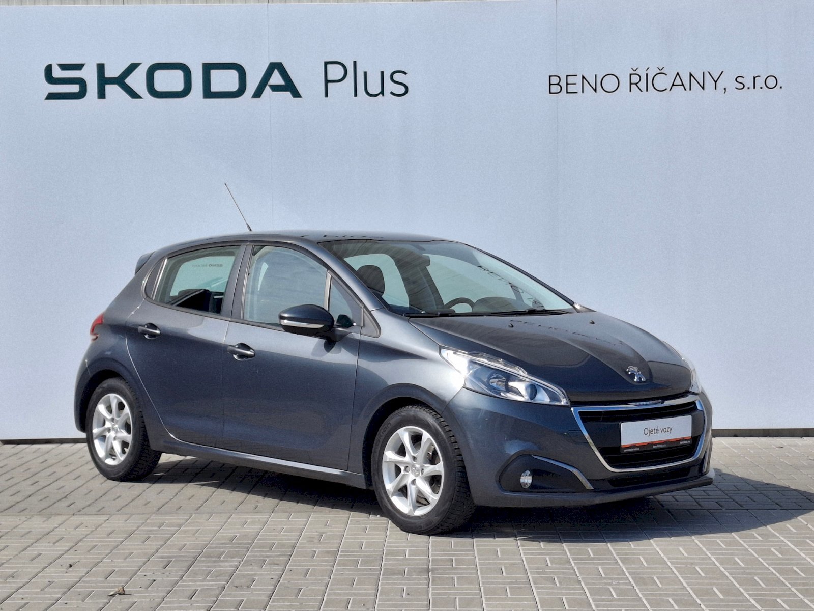 Peugeot 208 Hatchback 1,2 l 60 kw