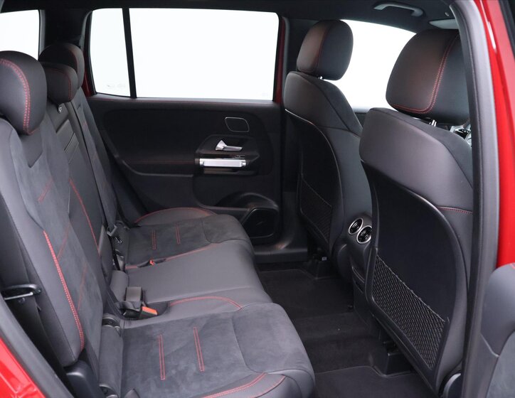 Mercedes-Benz GLB 16