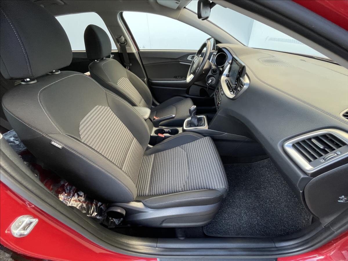 KIA Ceed Hatchback 998,0 74 kw