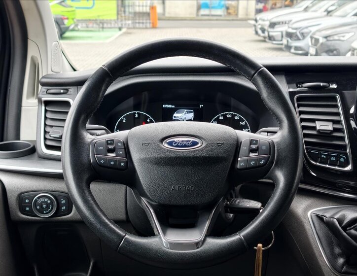 Ford Tourneo Custom MPV 2,0 l 136 kw