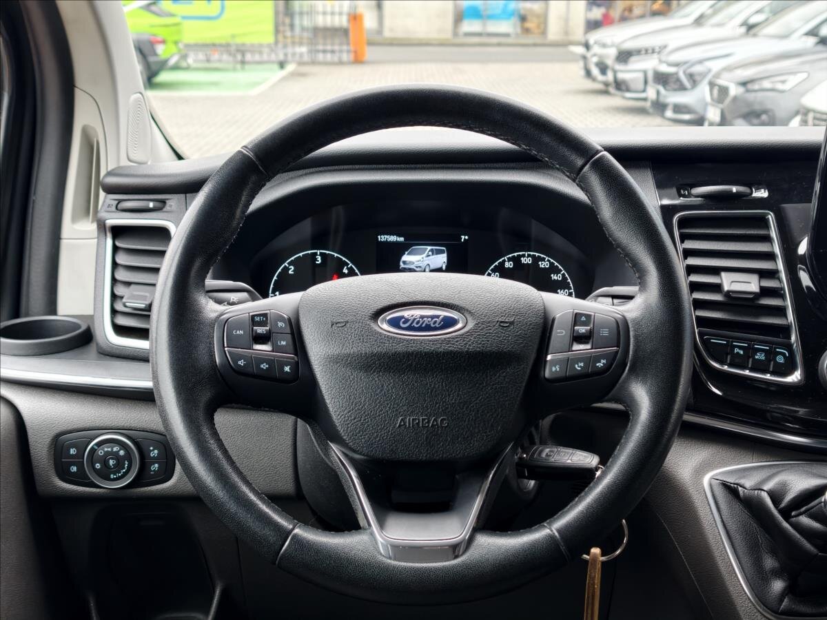 Ford Tourneo Custom MPV 2,0 l 136 kw