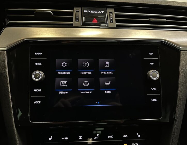 Volkswagen Passat Sedan / Limuzína 1,5 l 110 kw