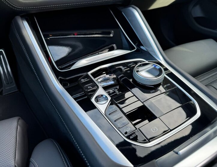 BMW X6 SUV / Terénní 4,4 l 390 kw