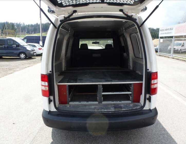 Volkswagen Caddy Skříň 1,6 l 75 kw