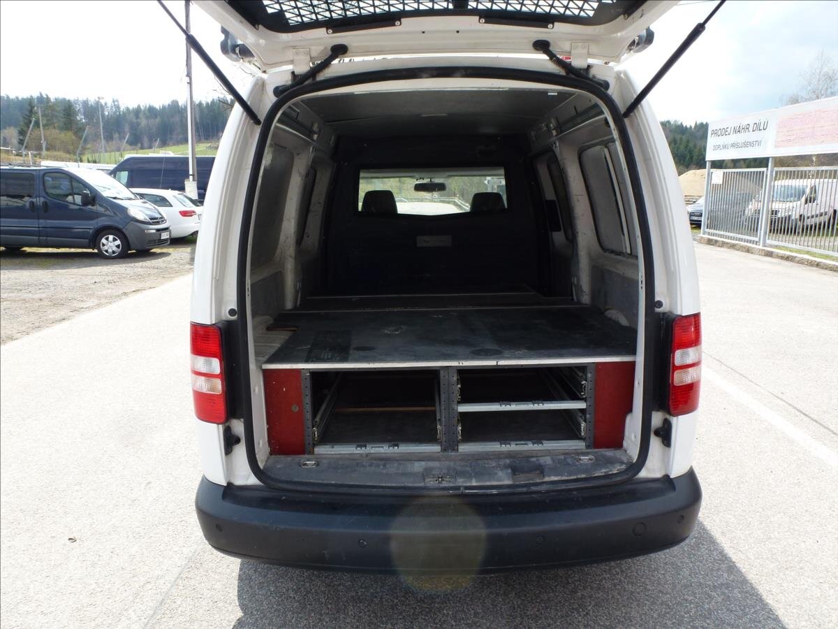 Volkswagen Caddy Skříň 1,6 l 75 kw