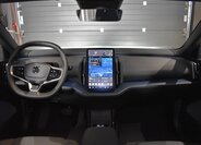 Volvo EX30 SUV / Terénní 0,0 200 kw