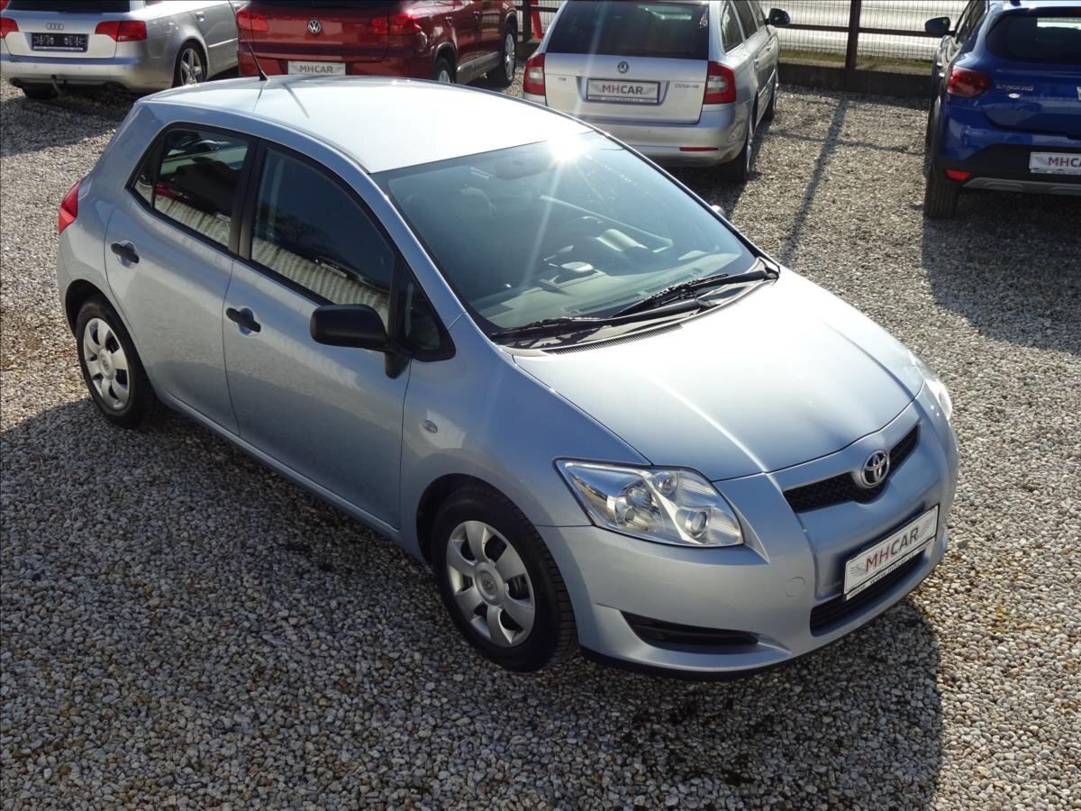 Toyota Auris Hatchback 1,3 l 74 kw