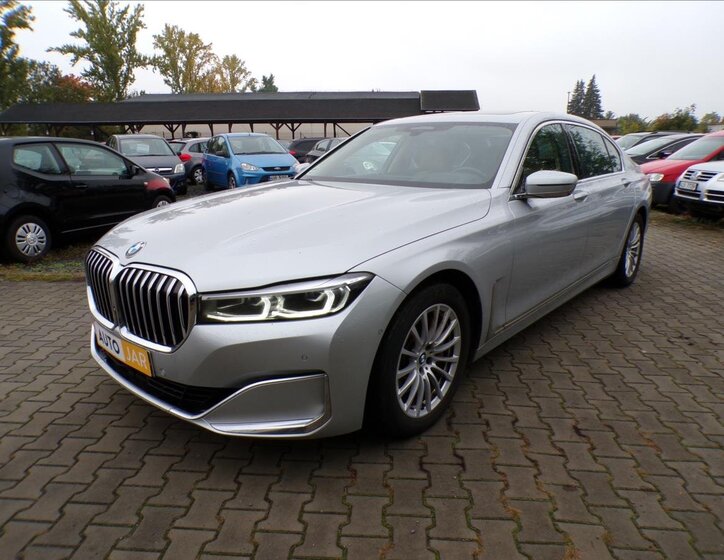 BMW Řada 7 Sedan / Limuzína 3,0 l 195 kw