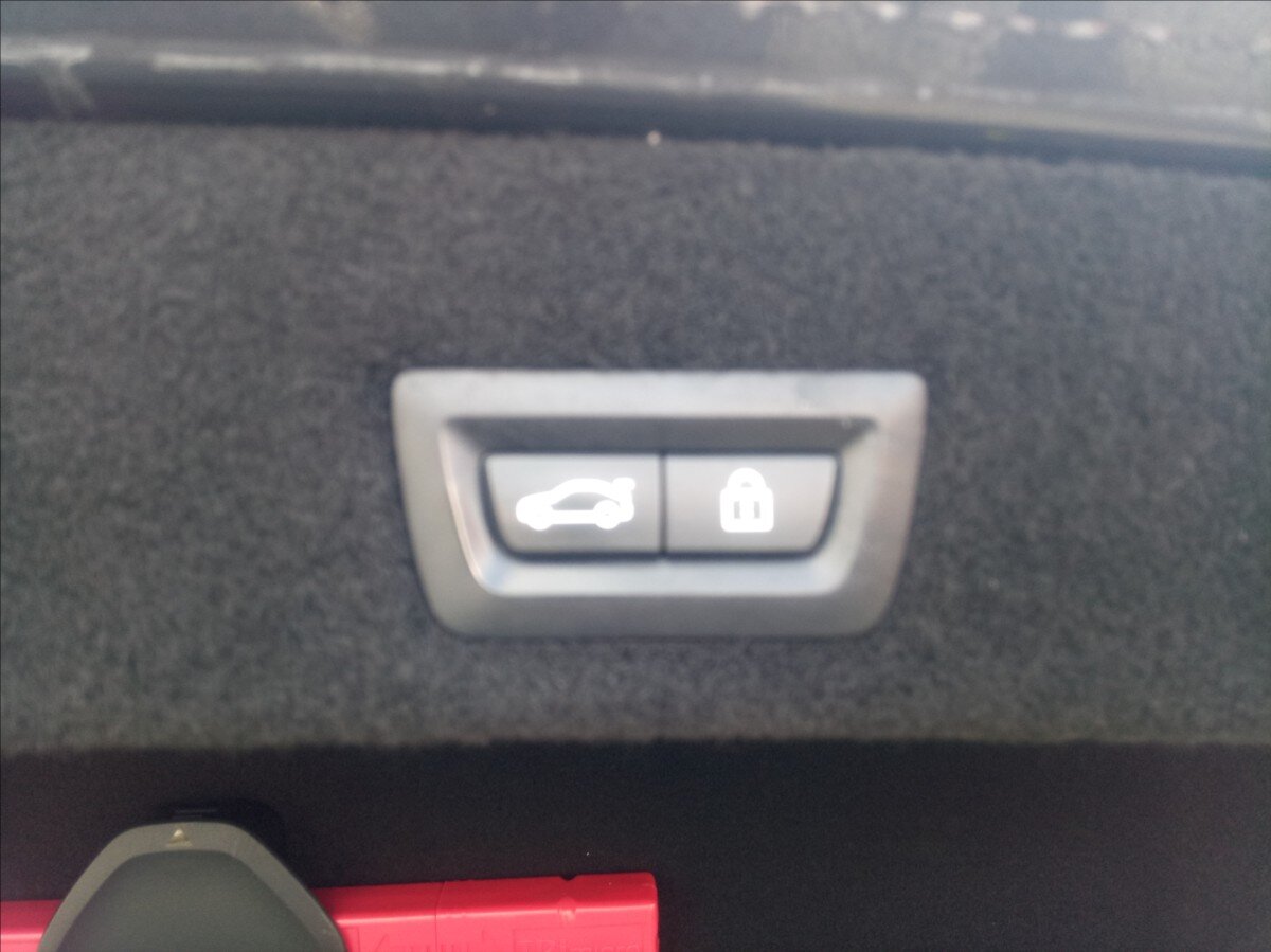 BMW Řada 7 Sedan / Limuzína 3,0 l 235 kw