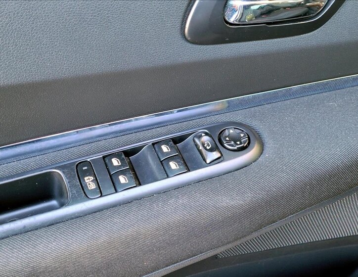 Peugeot 5008 MPV 1,6 l 115 kw