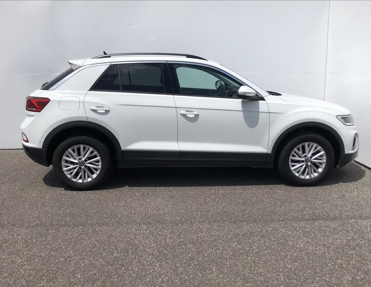 Volkswagen T-Roc 3