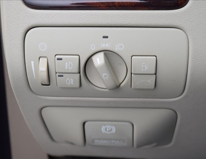 Volvo XC70 Kombi 2,4 l 120 kw