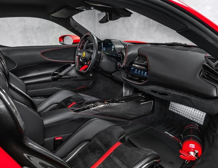 Ferrari SF90 Kupé 4,0 l 574 kw