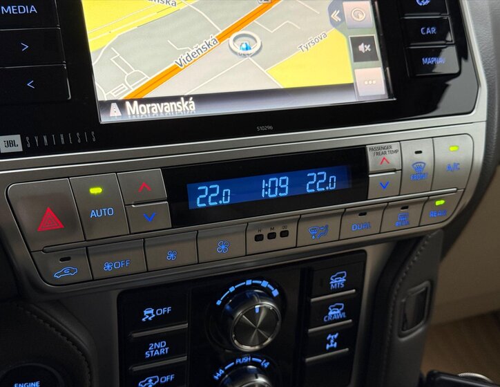 Toyota Land Cruiser 16