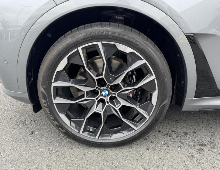 BMW X7 4