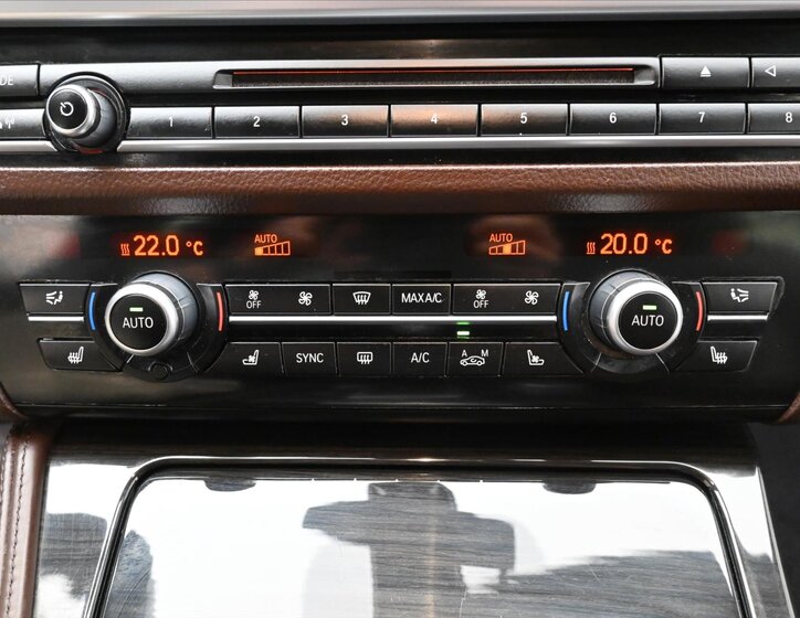 BMW Řada 5 Kombi 3,0 l 190 kw