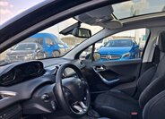 Peugeot 208 Hatchback 1,6 l 84 kw